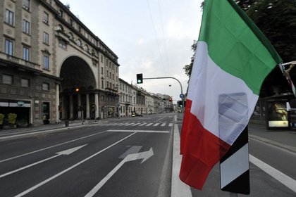 İtalya'da borçlanma maliyeti rekor düşük seviyede