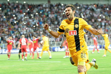 Galatasaray, Veysel Sarı ile 4,5 yıllığına anlaştı