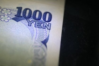 Yen yavaşlayan ekonomi ile geriledi