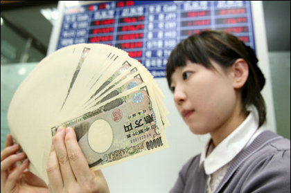 Yen güvenli varlık arayışlarıyla yükseliyor