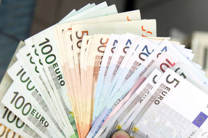 Euro dolar karşısında 2 yılın zirvesinde
