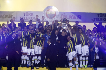 Fenerbahçe şampiyonluğu kutladı