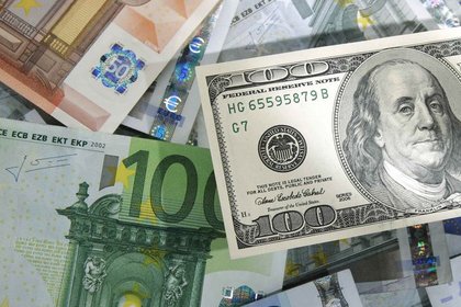 Euro dolar karşısında 3 ayın en düşüğüne yakın