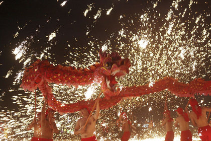 Çin'de Ejderha Kayığı Bayramı kutlanıyor