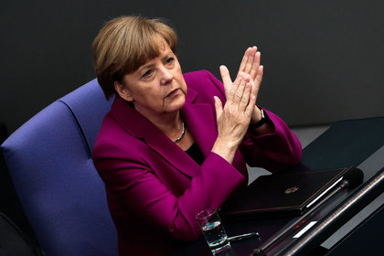 Merkel, Putin’i uyardı:Ukrayna konusunda yardımcı ol