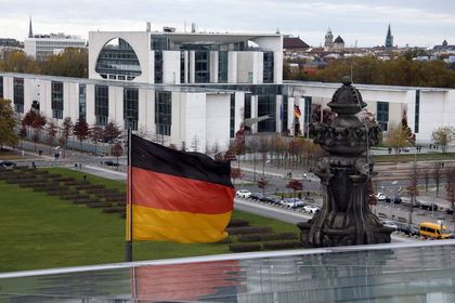 Almanya'da yatırımcı güveni düşüşü sürdürdü