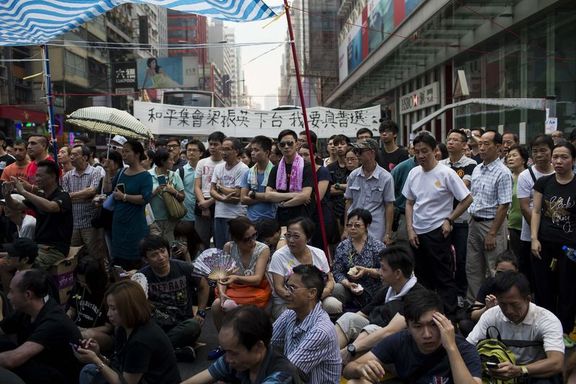 Hong Kong'ta protestolar hızlandı