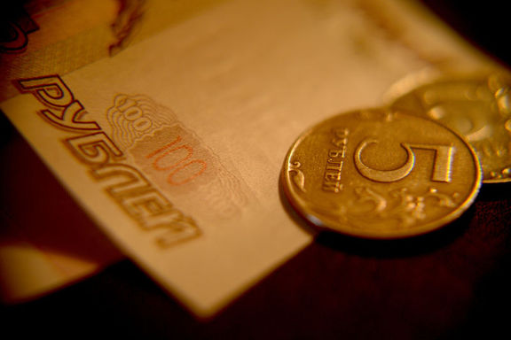Rusya MB'nin rubleyi koruma çabaları sürüyor