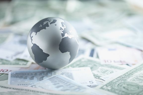 Dünya ekonomisi ‘deflasyon riski’ ile zayıflıyor