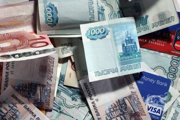 Ruble 16 yılın en büyük kaybını genişletti