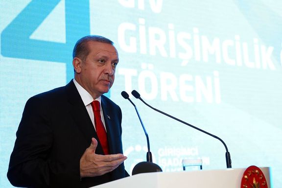 Erdoğan: Merkez'in faiz oranında direnmesini doğru bulmuyorum