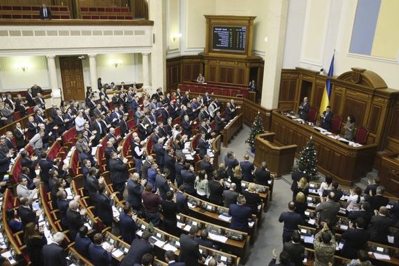 Ukrayna 2015 bütçesini artırdı