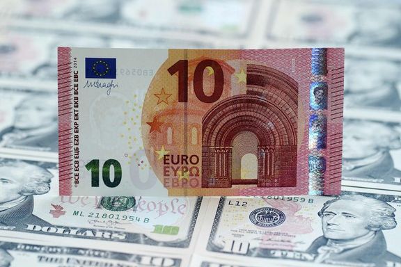 Euro, dolar karşısında geriliyor