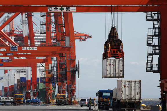 Çin’in ihracatı 4 aydan bu yana ilk kez yükseldi