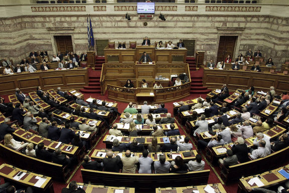 Tsipras hükümeti 'istifa'yı değerlendiriyor