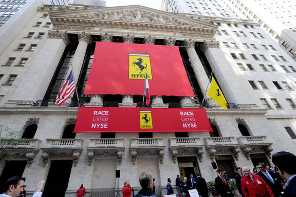 Ferrari hissesi New York Borsası'nda 61 dolara kadar yükseldi
