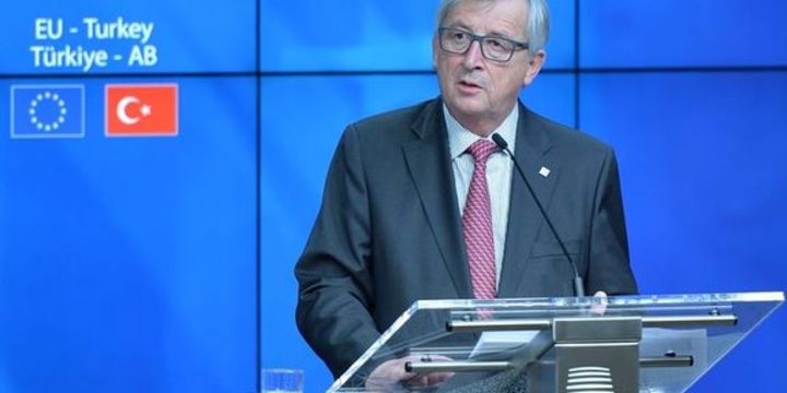 Juncker: Vize serbestisi 2016