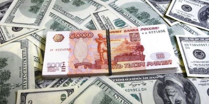 Ruble düşüşünü sürdürüyor
