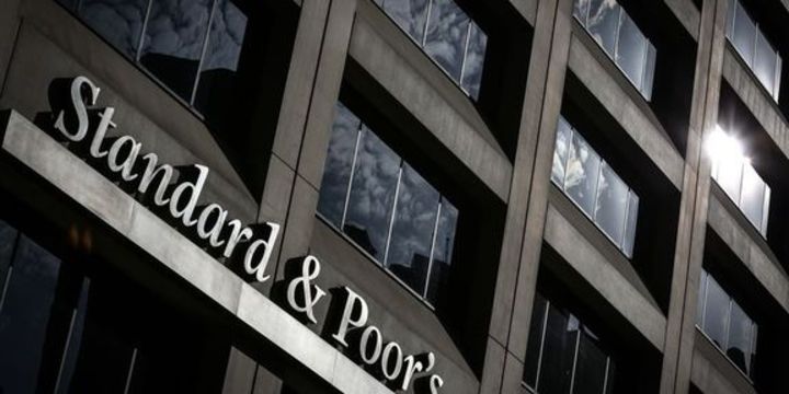S&P 8 ABD bankasının notunu düşürdü