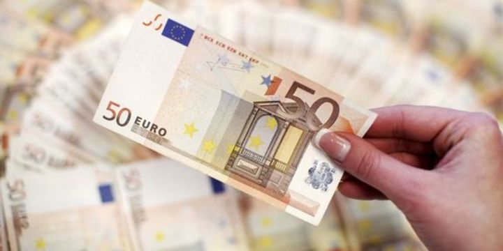 Euro, AMB faiz kararı ardından yükseldi