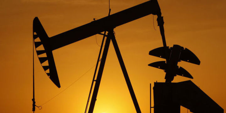 Petrol "stok" verileri öncesi kazancını genişletti