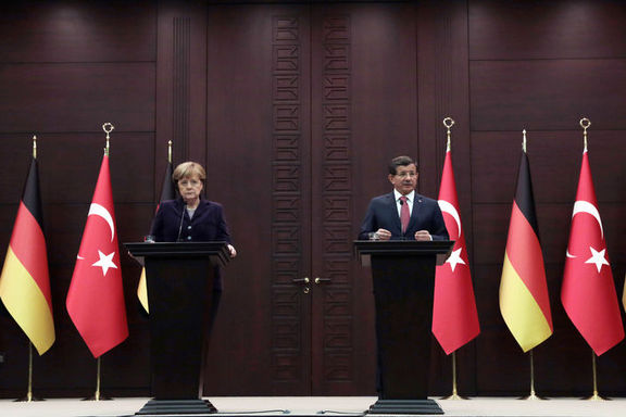 Başbakan Davutoğlu, Merkel ile telefonda görüştü