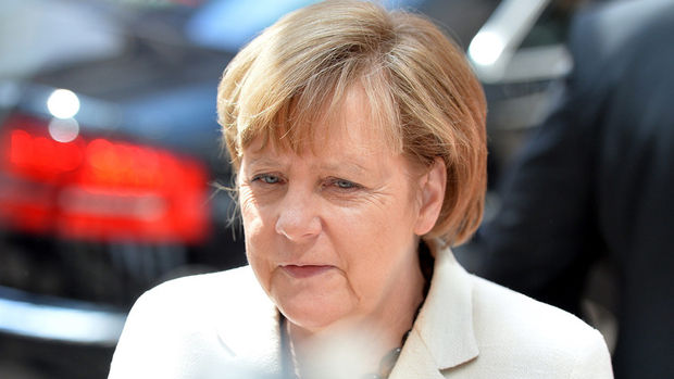 Merkel: Partimin düşük oy olmasında mülteci krizi rol oynadı