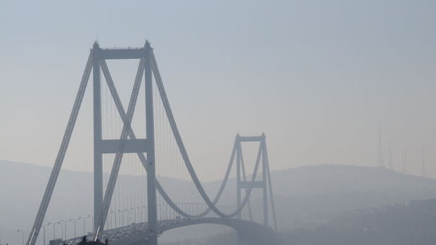 Boğaziçi Köprüsü bomba şüphesiyle kapatıldı