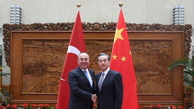 Çavuşoğlu, Çinli mevkidaşı Vang ile görüştü