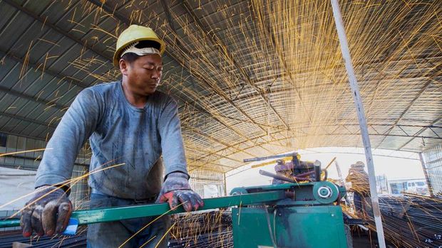 Çin'de özel sektör imalat göstergesi hafif düştü