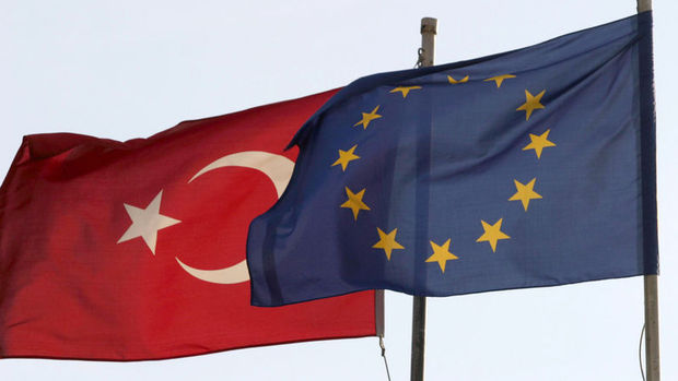 AB, Türkiye'ye vizelerin kaldırılmasını tavsiye etti