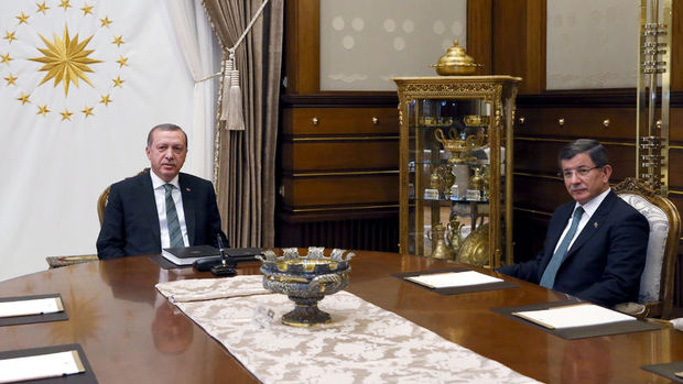Erdoğan ile Davutoğlu'nun görüşmesi sona erdi