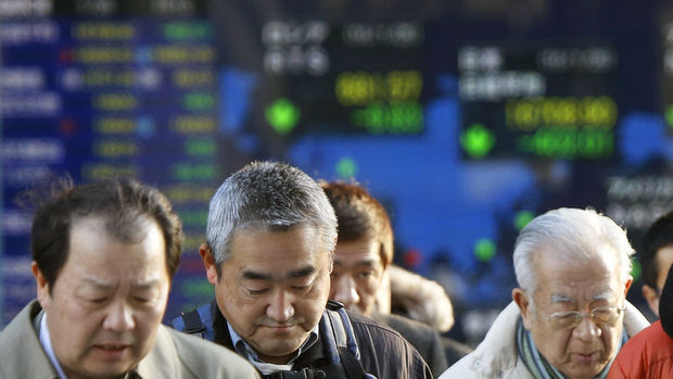 Asya hisseleri güçlü yen ve şahin Fed ile düştü