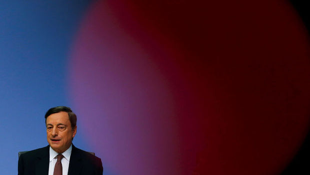 Draghi: Euro'nun uluslararası parasal sistemdeki rolü azaldı