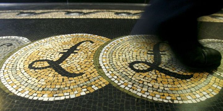 Sterlin “Brexit” anketiyle 8 yılın en güçlü yükselişini gerçekleştirdi