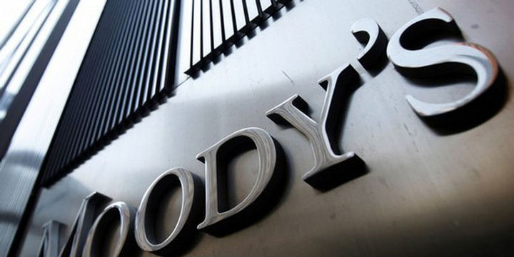 Moody’s 12 İngiliz finans kuruluşunun görünümünü düşürdü