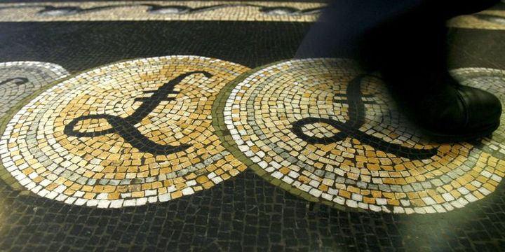 Tahminler sterlinde “Brexit” sonrası kayıpların devamını işaret ediyor