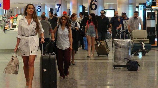 Rus turistler 8 ay sonra Türkiye'de