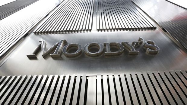 Moody's 17 Türk bankasını negatif izlemeye aldı