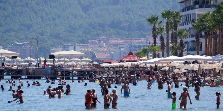 Turizmciler Rus turist için charter uçuşları bekliyor