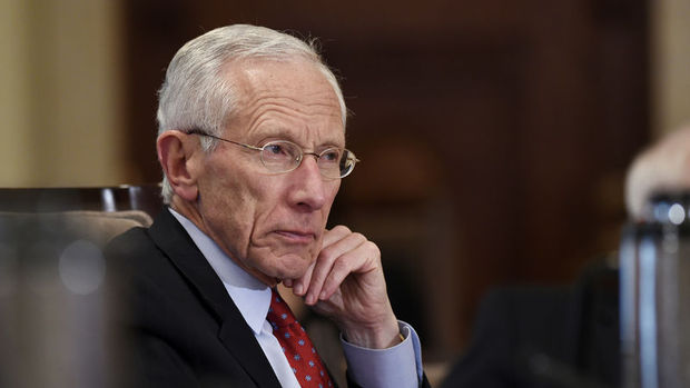 Fed'den Fischer 2016'da faiz artırımı olabileceğini işaret etti