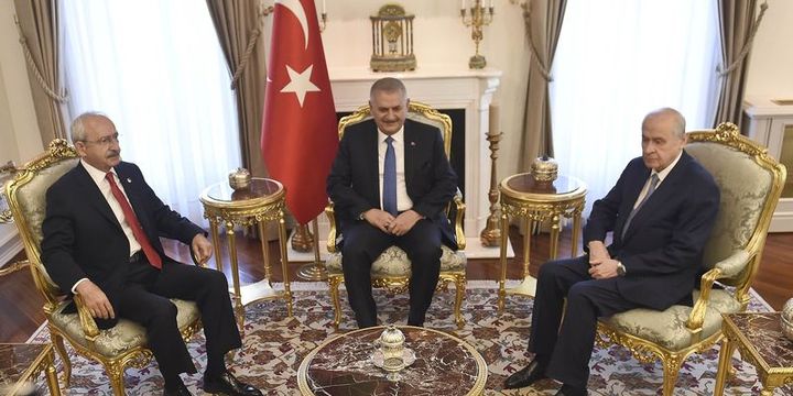 Başbakanlık: FETÖ ile mücadele konusunda liderlere bilgi verildi