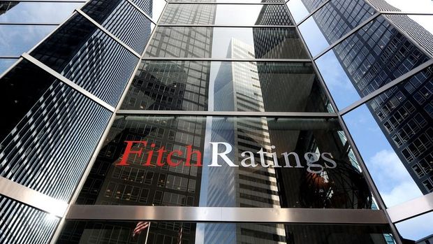 Fitch 15 Türk bankasının kredi notlarını düşürdü