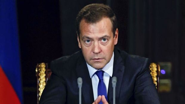 Medvedev charter yasağını kaldıran kararnameyi imzaladı