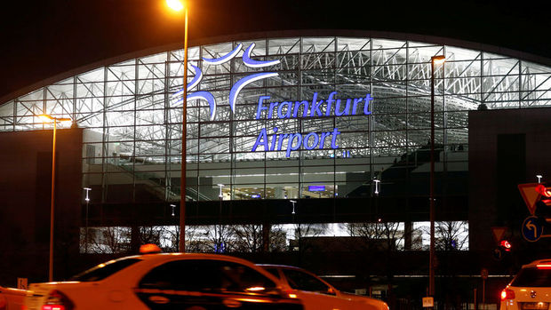 Frankfurt Havalimanı bomba ihbarıyla boşaltıldı