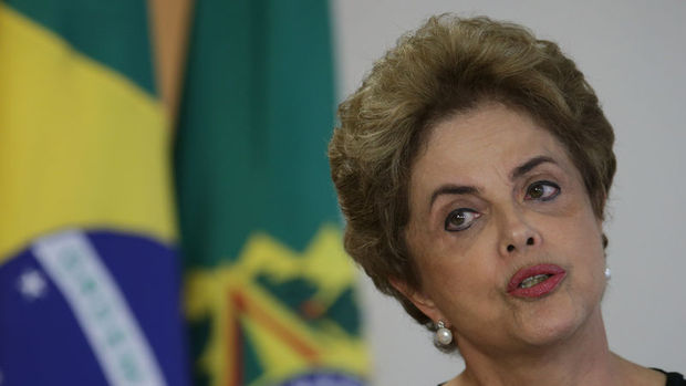 Brezilya Senatosu Rousseff'in azlini kabul etti