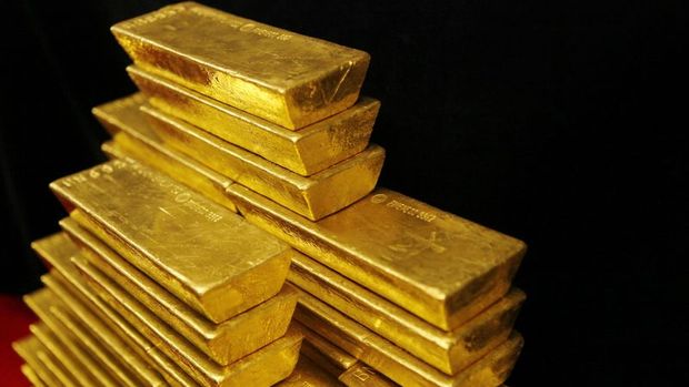 Altın azalan “faiz” beklentileriyle kazançlarını korudu