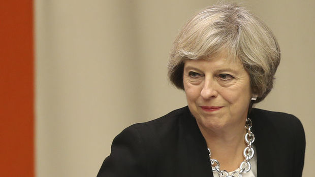 İngiltere Başbakanı May büyük şirketlere güvence verdi