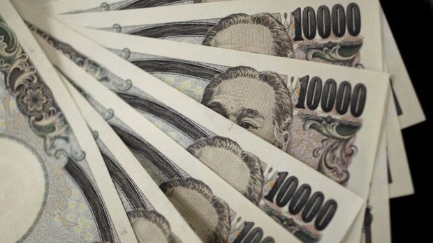 Yen ABD Doları karşısında yatay seyretti