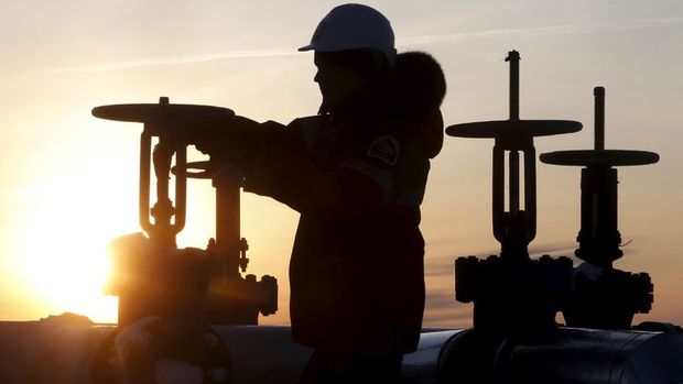 Reuters: Suudi Arabistan OPEC'i üretimi artırmakla tehdit etti